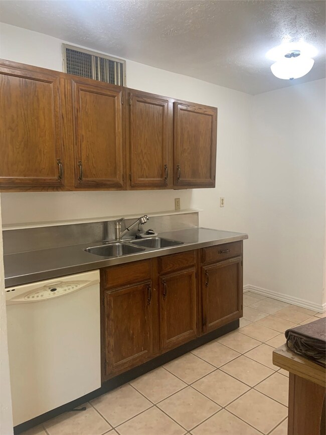 24214 Broken Bow Ln, Hockley, TX 77447 - photo 5