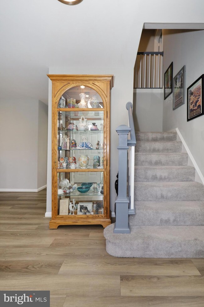 7923 Lake Pleasant Dr, Springfield, VA 22153 - photo 6