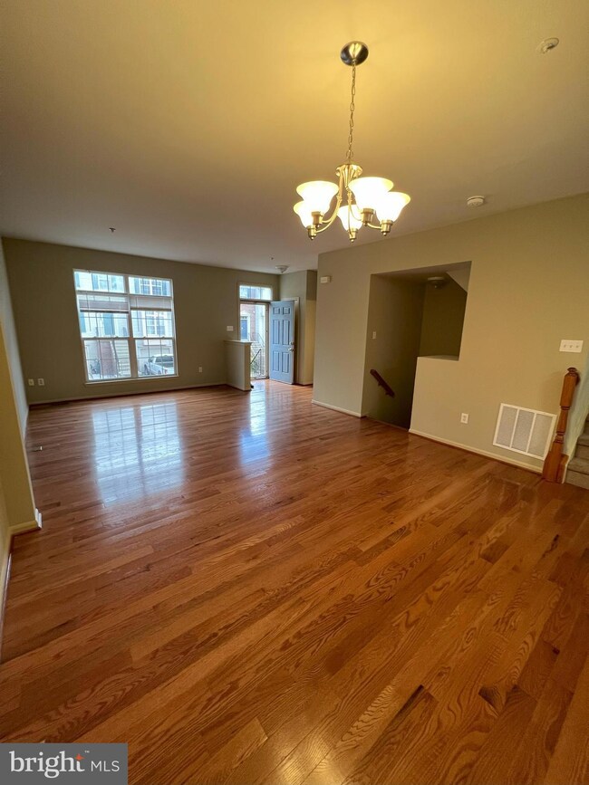 20806 Gaelic Ct, Germantown, MD 20874 - photo 6