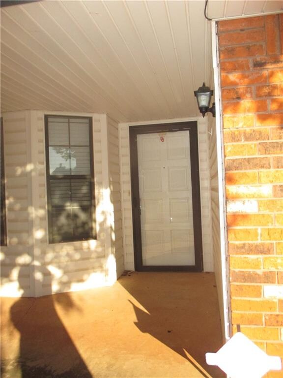 1100 Leafhurst Rd, Moore, OK 73160 - photo 5