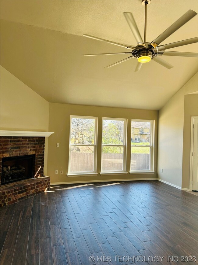 11911 S Birch Ave, Jenks, OK 74037 - photo 5