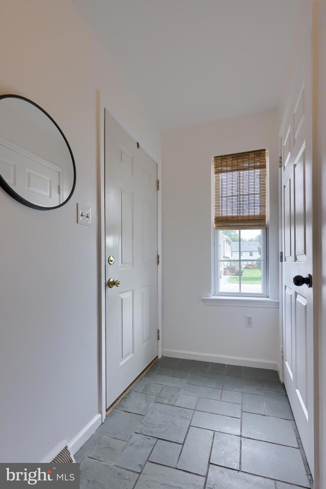 4047 Bradford Cir unit D2, Mount Joy, PA 17552 - photo 4