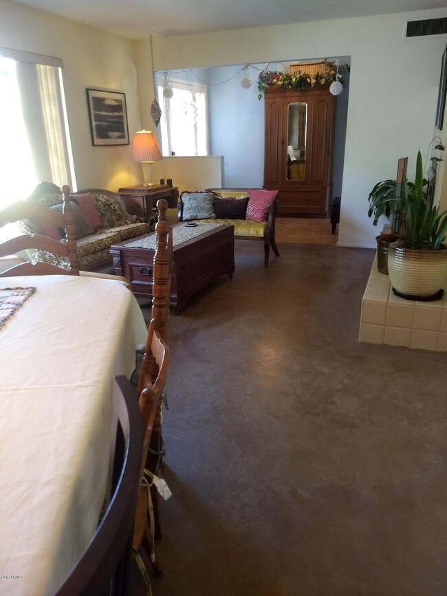dining room, LR, entry