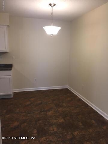 5641 Ellis Trace Dr, Jacksonville, FL 32205 - photo 6