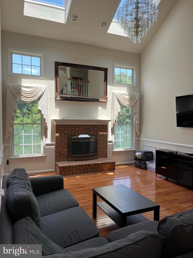 10854 Hunter Gate Way, Reston, VA 20194 - photo 5