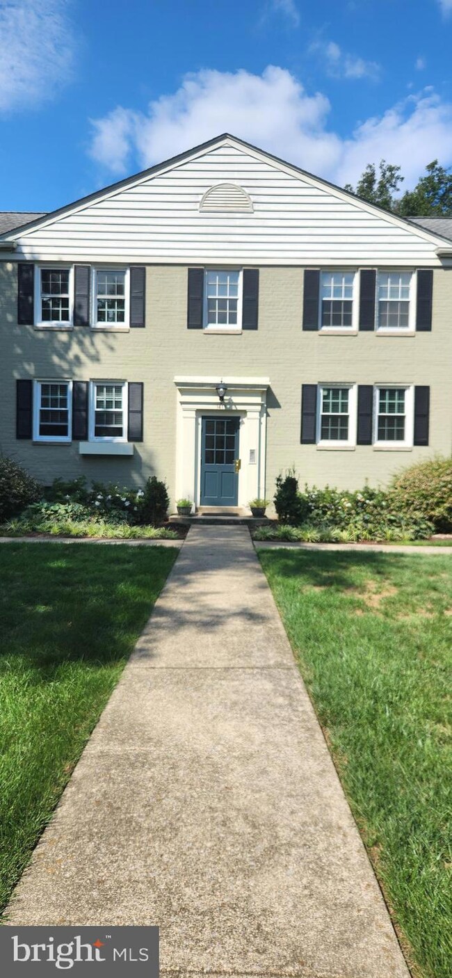 1411 Belle View Blvd unit A2, Alexandria, VA 22307 - photo 2