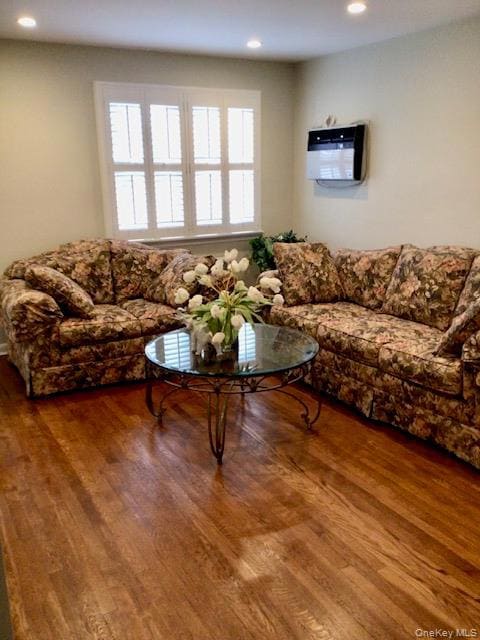 8211 260th St, Glen Oaks, NY 11004 - photo 5