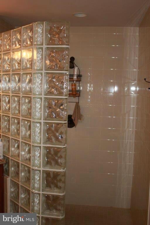 2002 Lake Forest Dr, Upper Marlboro, MD 20774 - photo 7