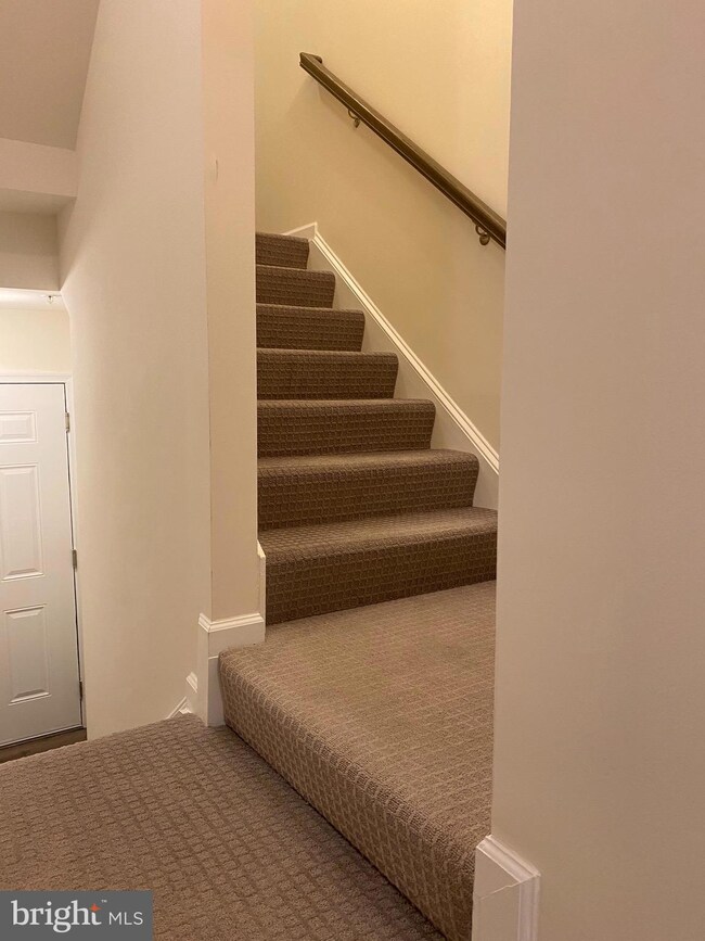 6939 Stoddert Ln, Landover, MD 20785 - photo 3