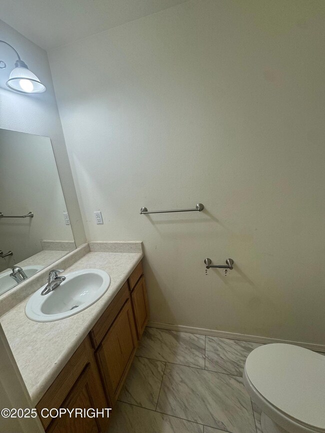 5222 Leslie St unit B, Anchorage, AK 99508 - photo 7