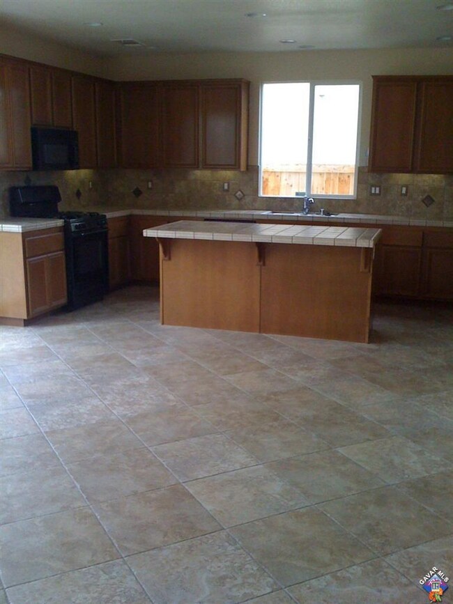 3446 Quiet Splendor Ct, Rosamond, CA 93560 - photo 7