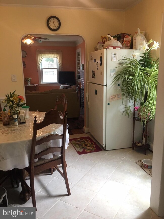 8906 Glenville Rd, Silver Spring, MD 20901 - photo 7