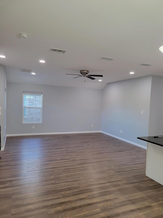 1402 16th St unit A-B, Shallowater, TX 79363 - photo 4