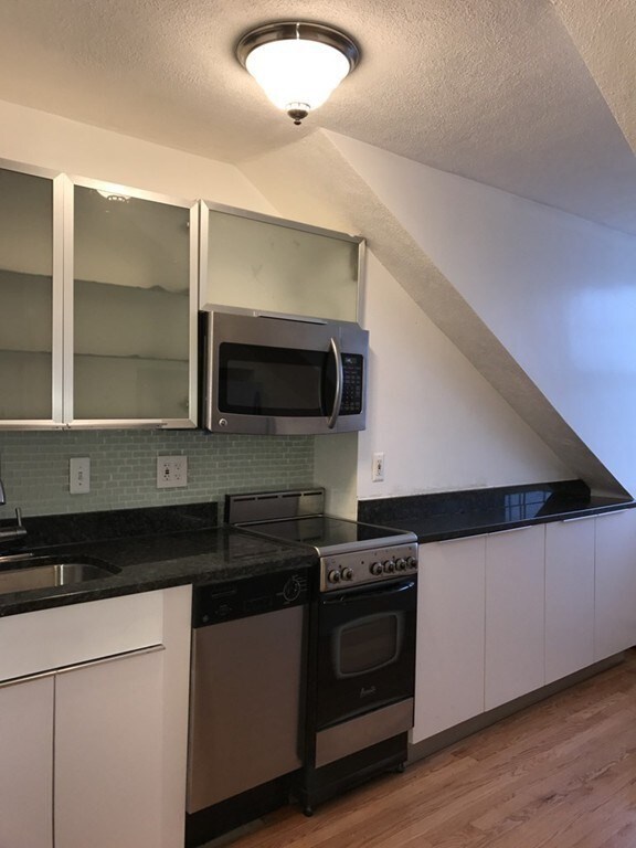 37 Union St unit 5, Boston, MA 02108 - photo 3