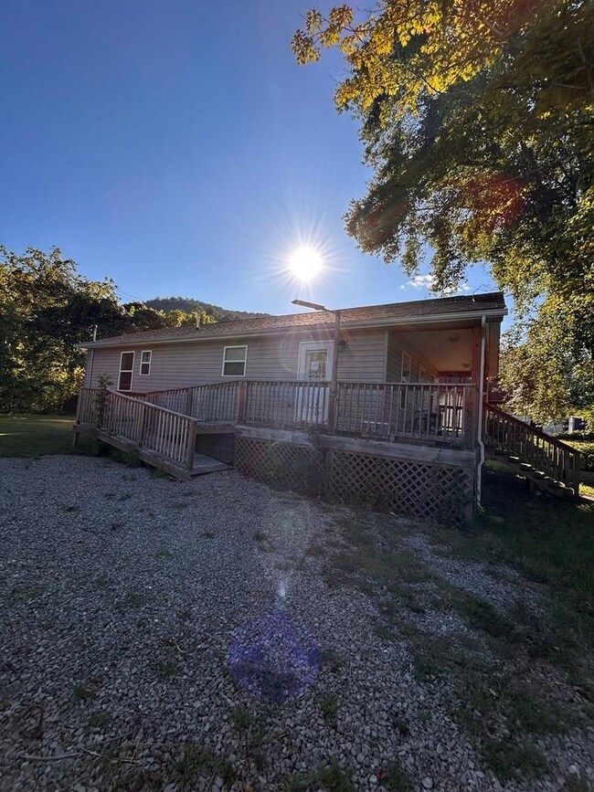 78 First Ave, Handley, WV 25102 - photo 5