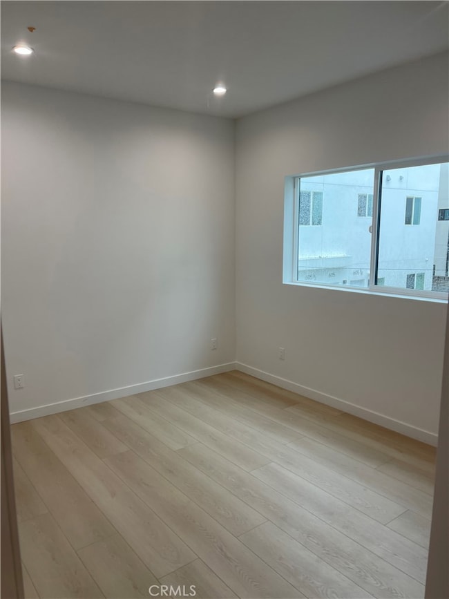 611 W 41st Place, Los Angeles, CA 90037 - photo 4