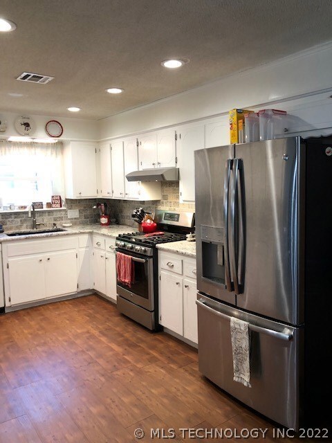Upgraded stainless steel gas convection range.  Be