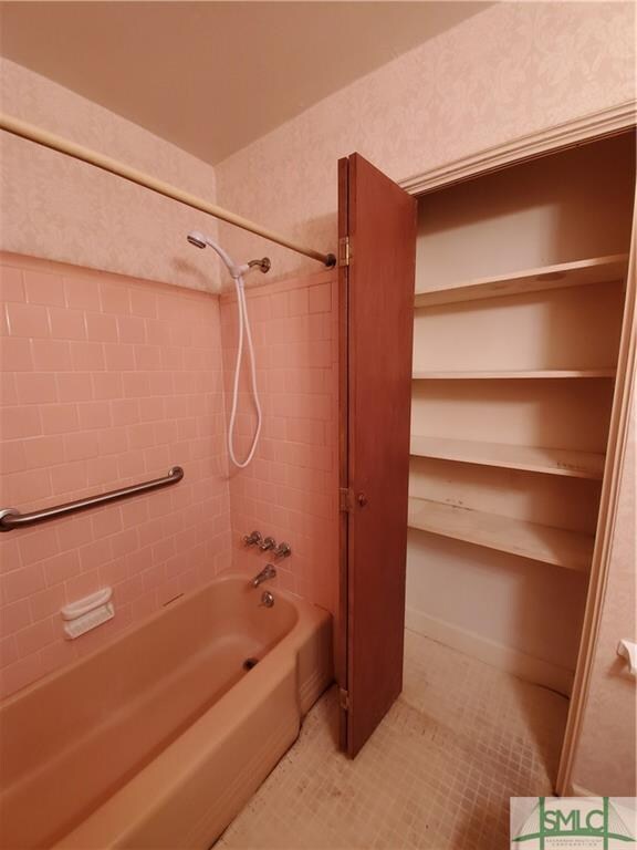 Guest bathroom.