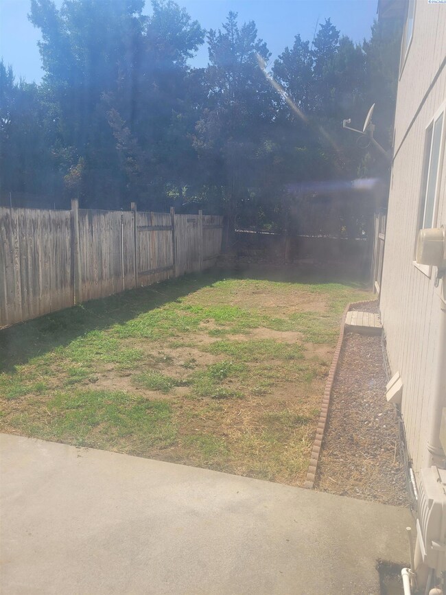 910 S Johnson St, Kennewick, WA 99336 - photo 3