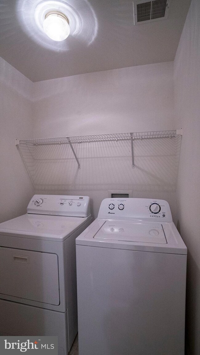 12771 Heron Ridge Dr, Fairfax, VA 22030 - photo 5