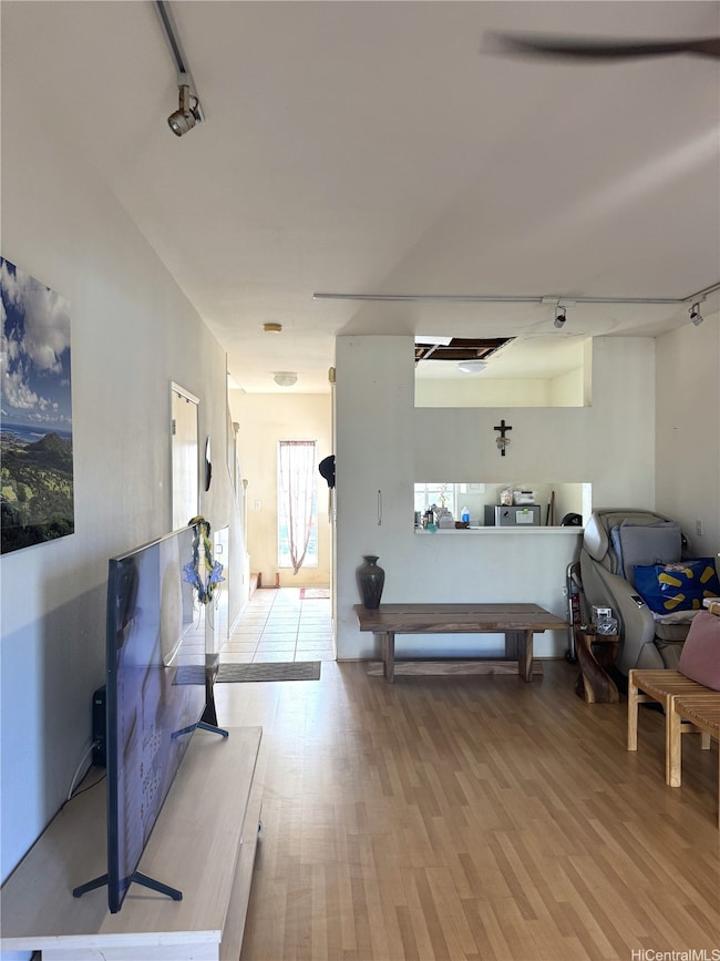 94-692 Lumiauau St unit TT5, Waipahu, HI 96797 - photo 5