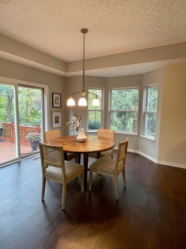 3438 Ledge Ln, Columbus, OH 43221 - photo 3