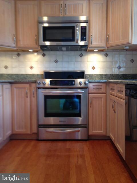 2942 S Columbus St unit C2, Arlington, VA 22206 - photo 2