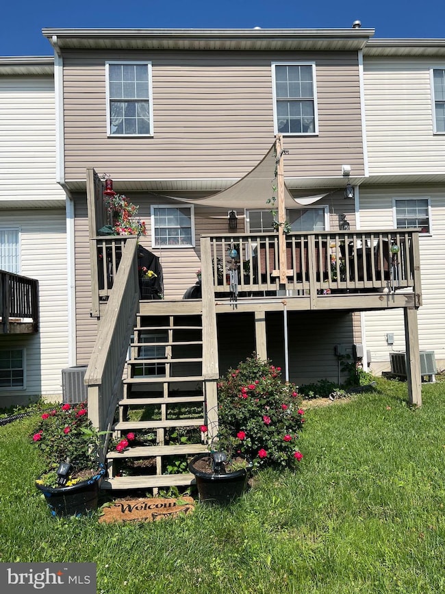 102 Zephyr Ln, Winchester, VA 22602 - photo 2