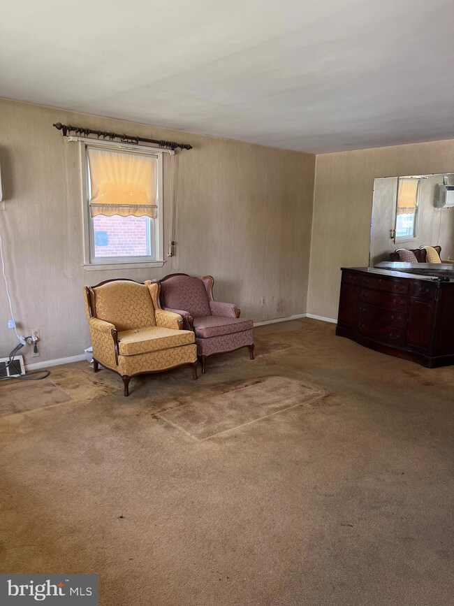 317 Rutledge Ave, Folsom, PA 19033 - photo 2