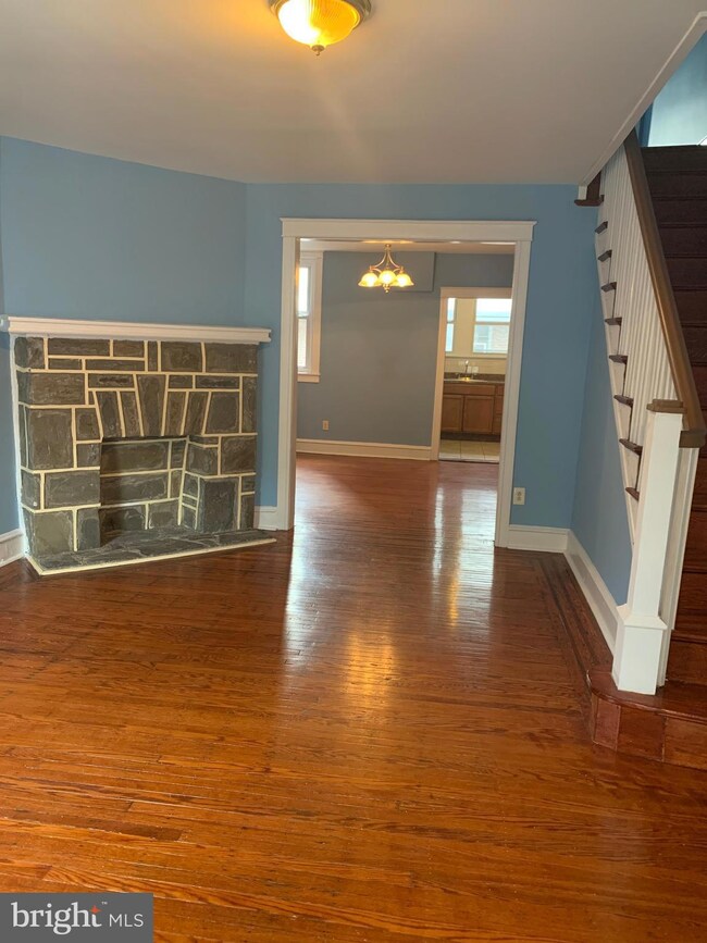 382 Avon Rd, Upper Darby, PA 19082 - photo 5