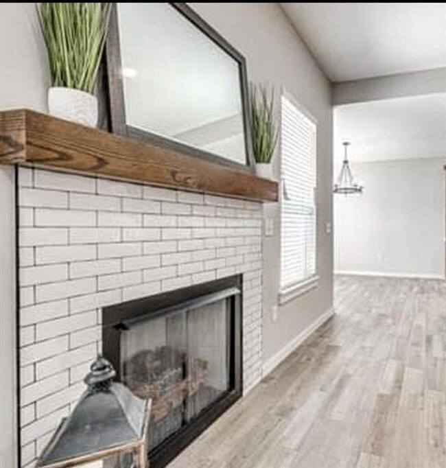 Details featuring hardwood / wood-style flooring, 