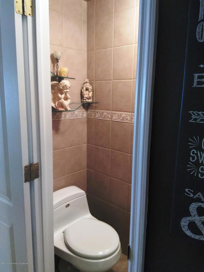 29 Harris Ln, Staten Island, NY 10309 - photo 5