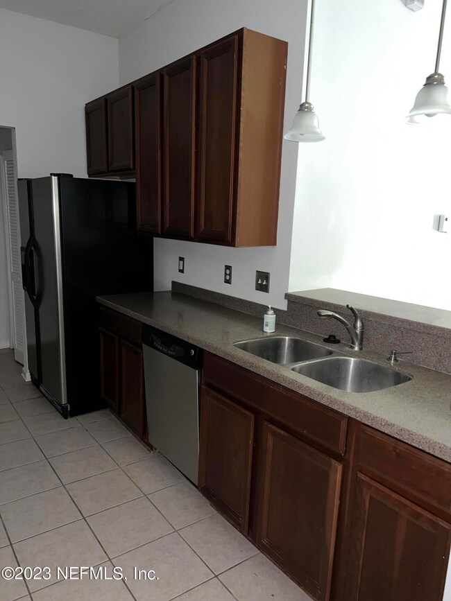 7063 Deer Lodge Cir unit 110, Jacksonville, FL 32256 - photo 7