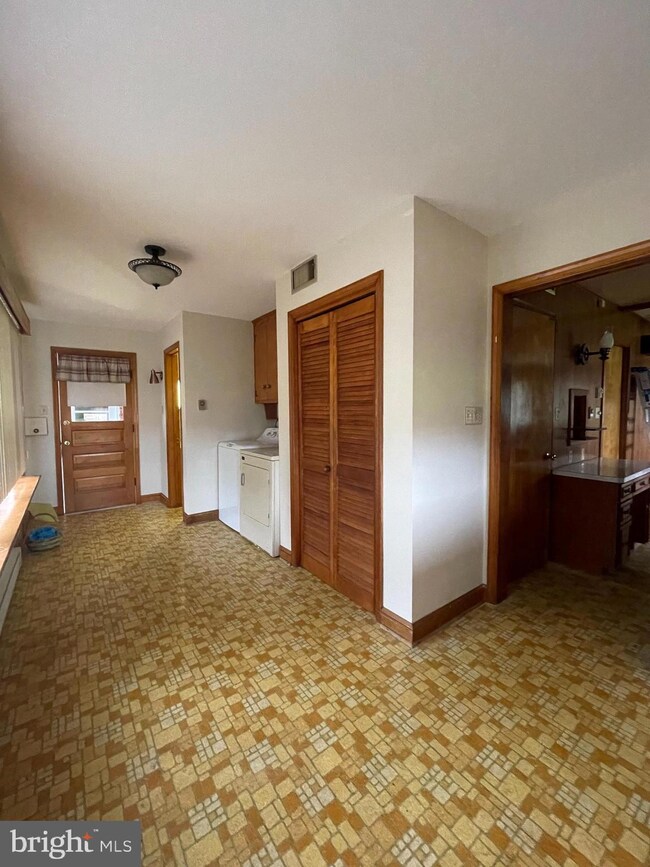 13224 Lewisdale Rd, Clarksburg, MD 20871 - photo 5