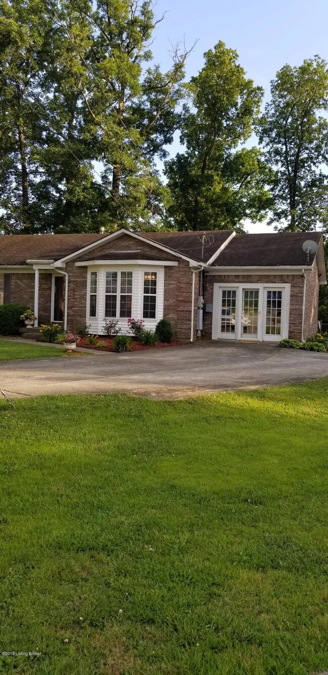 292 Emma Ct, Mount Washington, KY 40047 - photo 2
