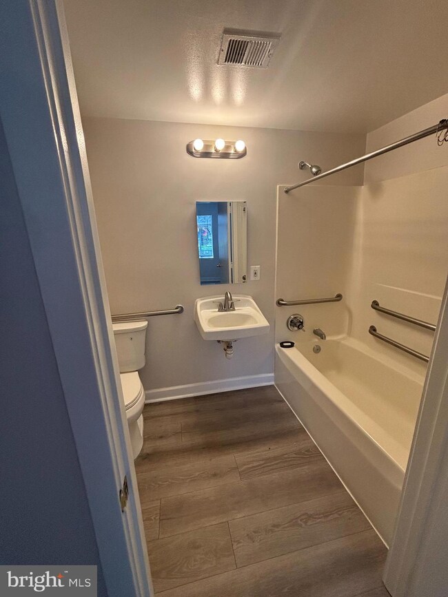 6335 Stevenson Ave, Alexandria, VA 22304 - photo 5