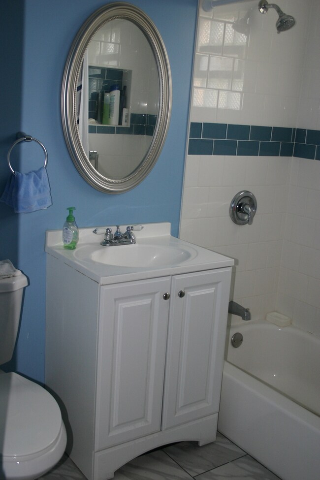 1774 Stockton Ave, Des Plaines, IL 60018 - photo 4