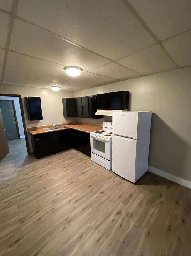 102 W Main St, Thorntown, IN 46071 - photo 3