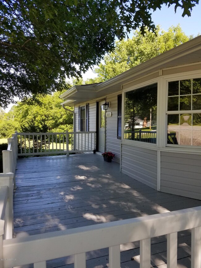 Large Front Deck