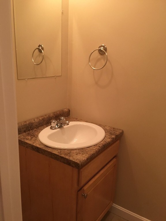 23 3rd St unit E, Webster, MA 01570 - photo 6