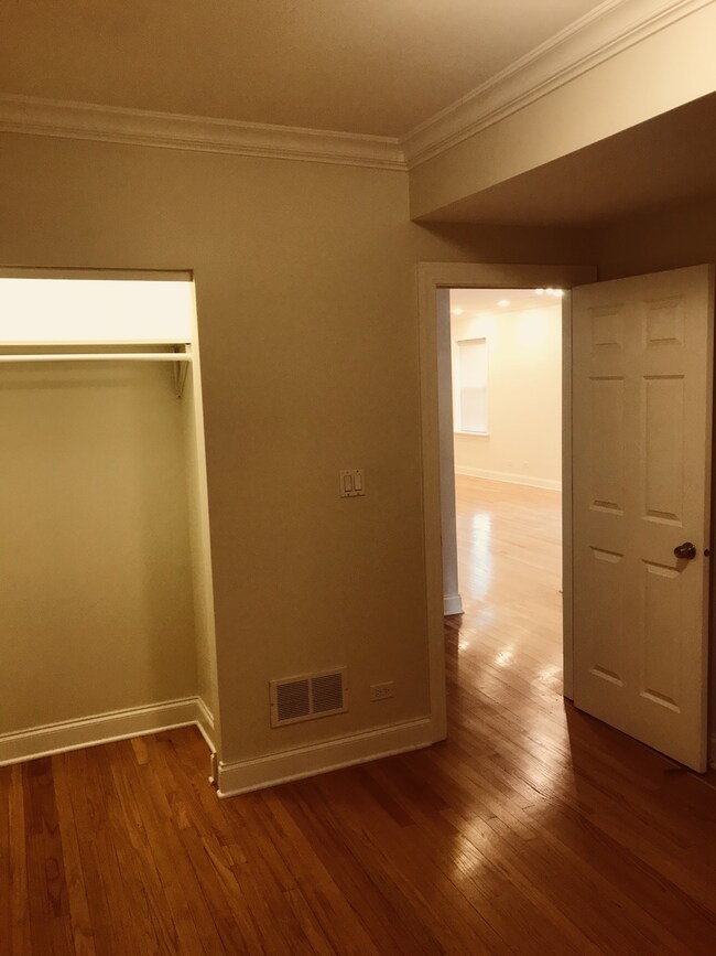6256 N Richmond St unit 1, Chicago, IL 60659 - photo 4
