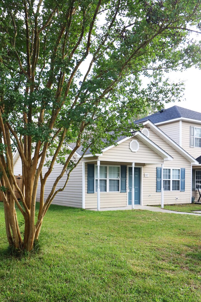 117 Croatan Ct, Jacksonville, NC 28546 - photo 2
