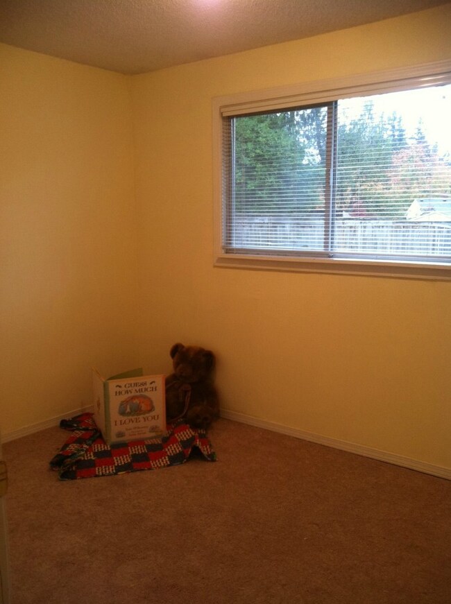 7915 228th St SW, Edmonds, WA 98026 - photo 2