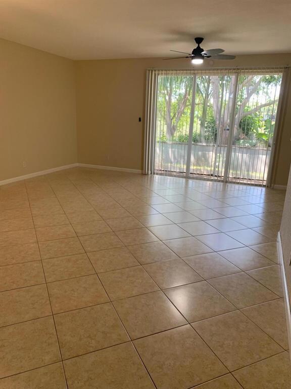 2338 Center Stone Ln, Riviera Beach, FL 33404 - photo 6