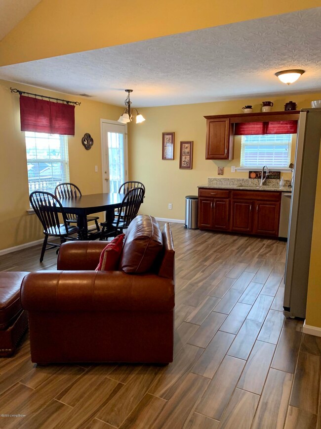 219 Halcomb Ct, Mount Washington, KY 40047 - photo 5