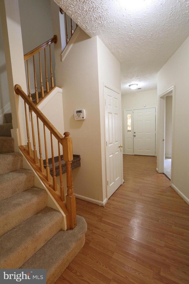 7170 Mahogany Dr, Hyattsville, MD 20785 - photo 2