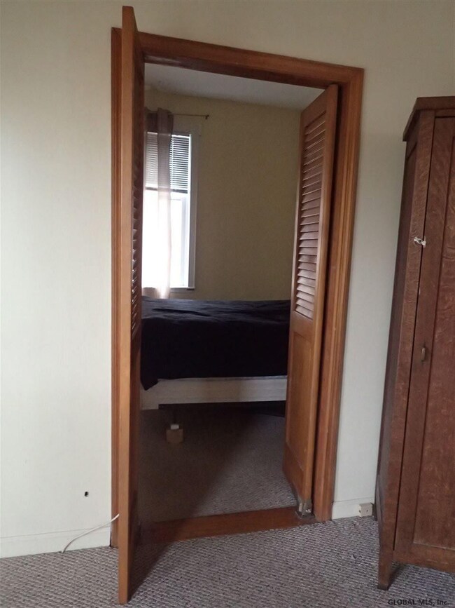 164 Spring St unit 5, Saratoga Springs, NY 12866 - photo 5