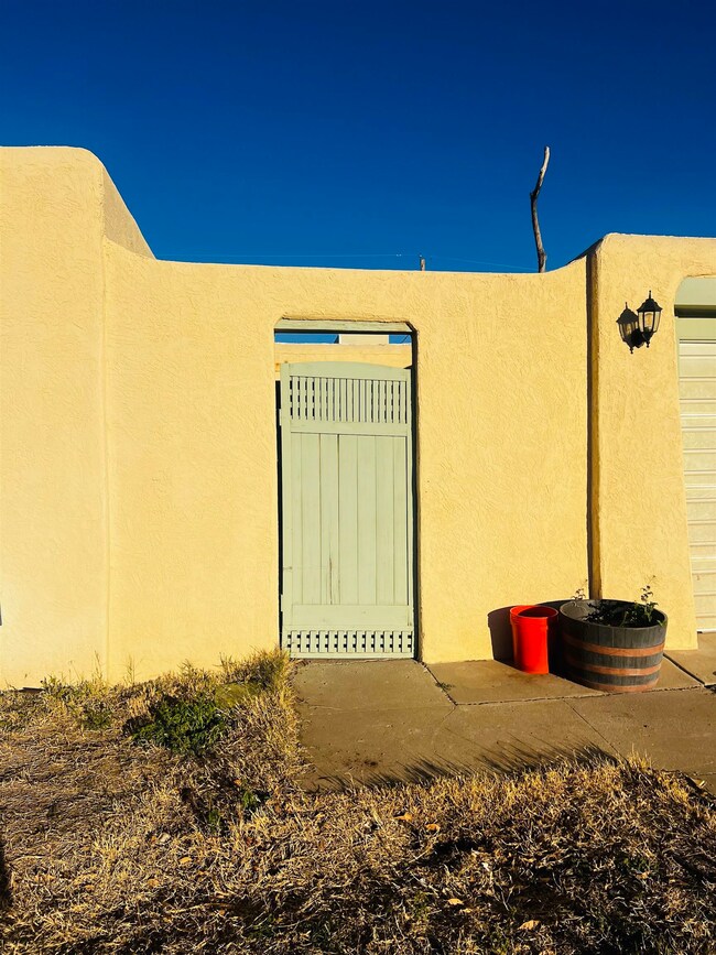 1516 Lincoln Ave, Alamogordo, NM 88310 - photo 2