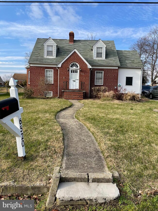 6520 Corkley Rd, Rosedale, MD 21237 - photo 2