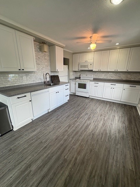 Large Kitchen w/ Lots of Counterspace & Cupboards